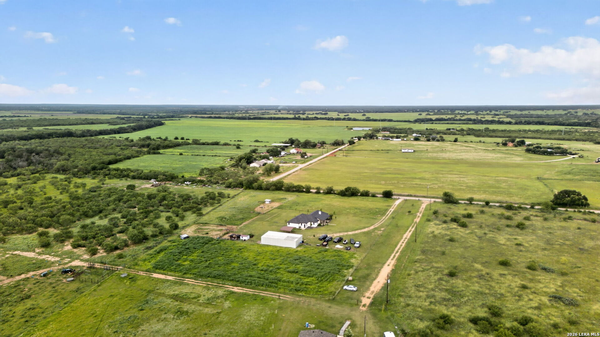 965 County Road 7611 Devine TX 78016