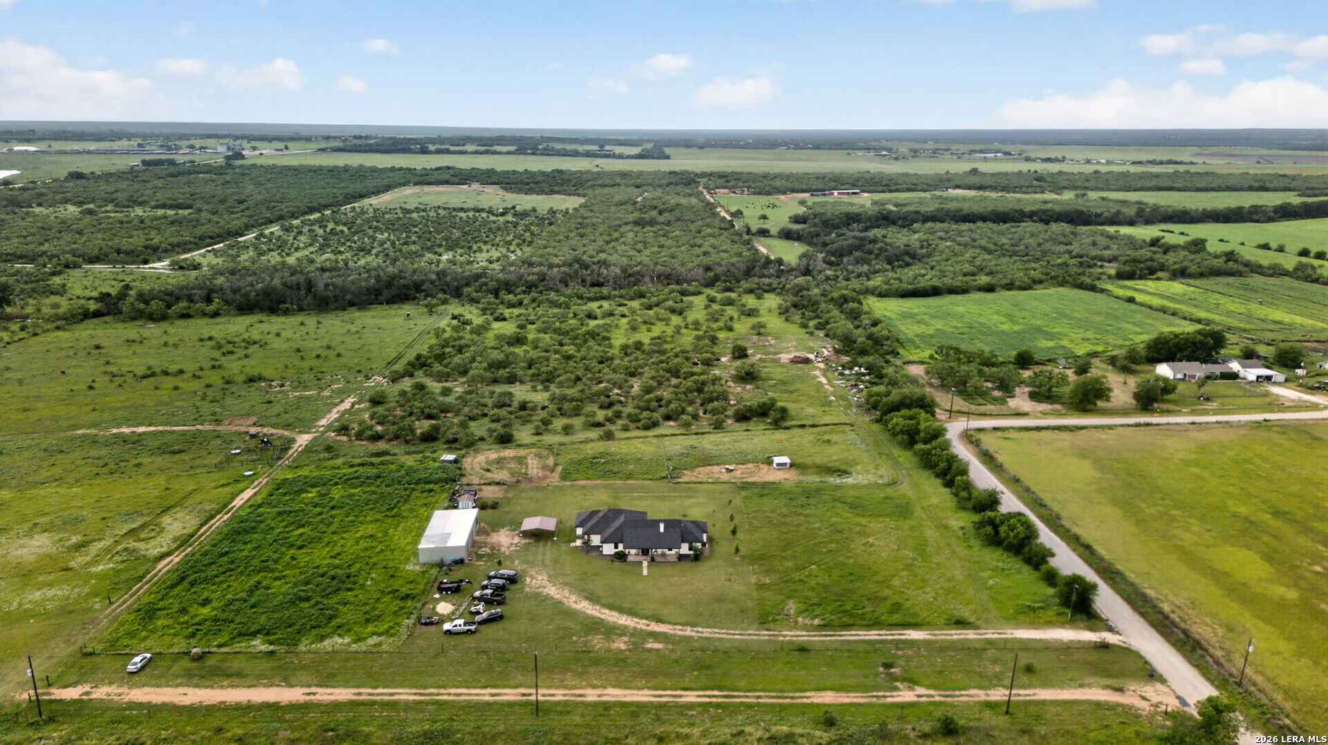 965 County Road 7611 Devine TX 78016