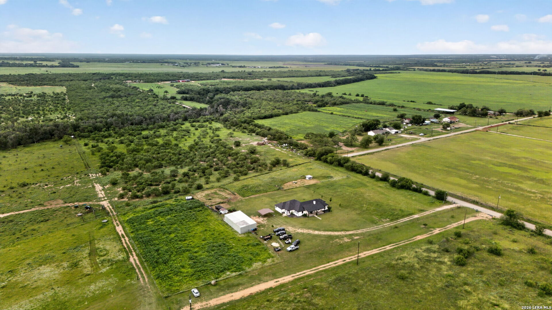 965 County Road 7611 Devine TX 78016