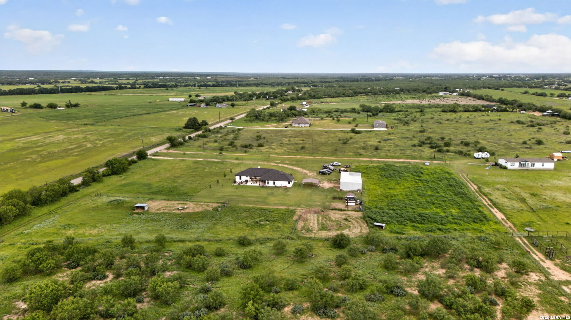 965 County Road 7611 Devine TX 78016