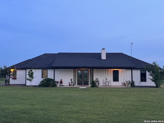 965 County Road 7611 Devine TX 78016