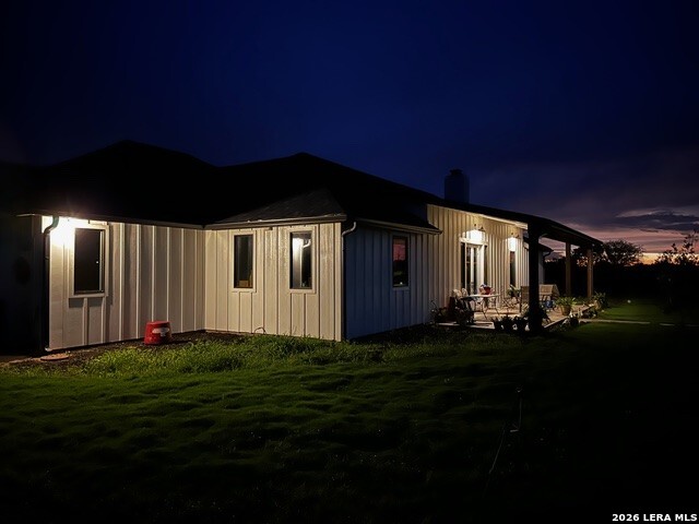 965 County Road 7611 Devine TX 78016