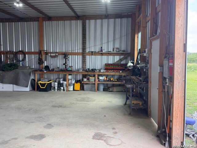 965 County Road 7611 Devine TX 78016