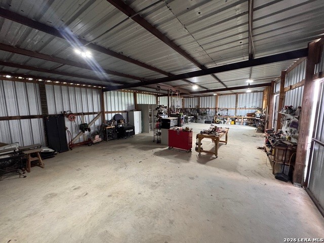 965 County Road 7611 Devine TX 78016