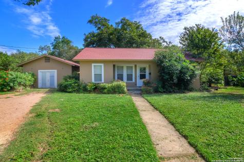 319 Moore Street Seguin TX 78155