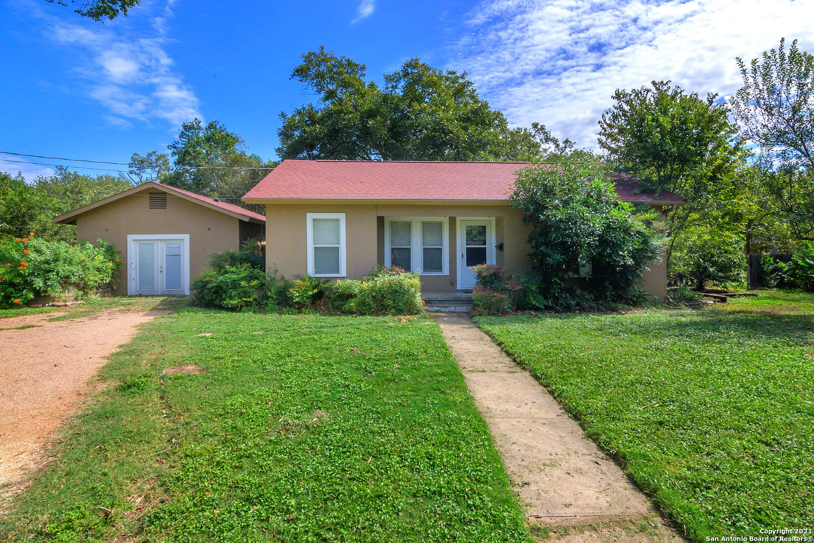 319 Moore Street Seguin TX 78155