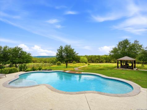 8030 Sky Vista San Antonio TX 78266