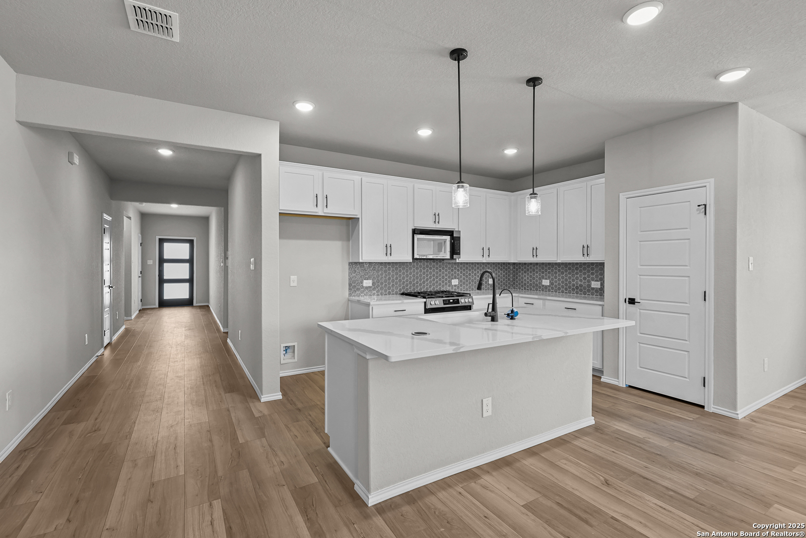6879 Comanche Cave San Antonio TX 78247