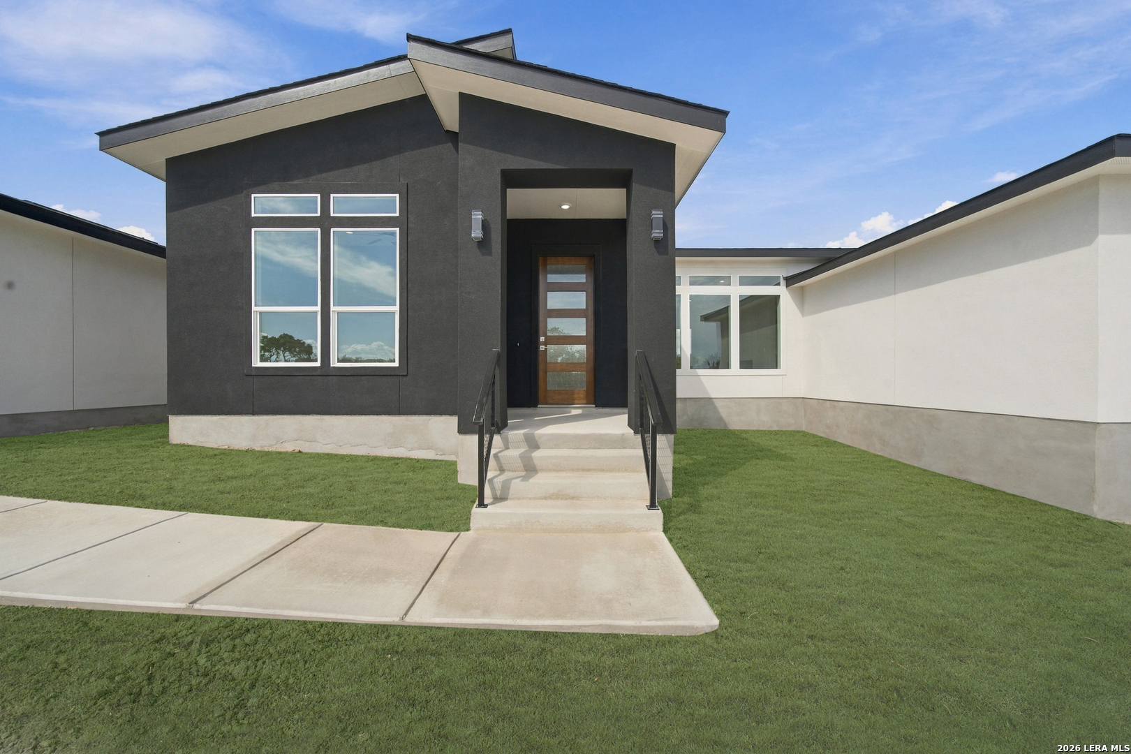 149 County Road 2809 Mico TX 78056