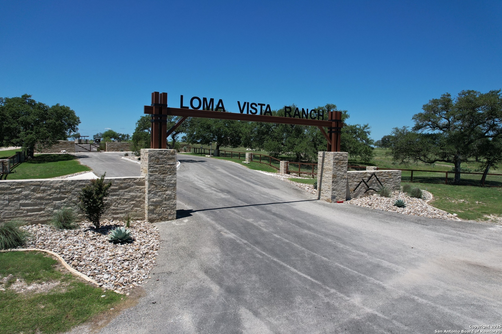 23 Loma Vista Kerrville TX 78028