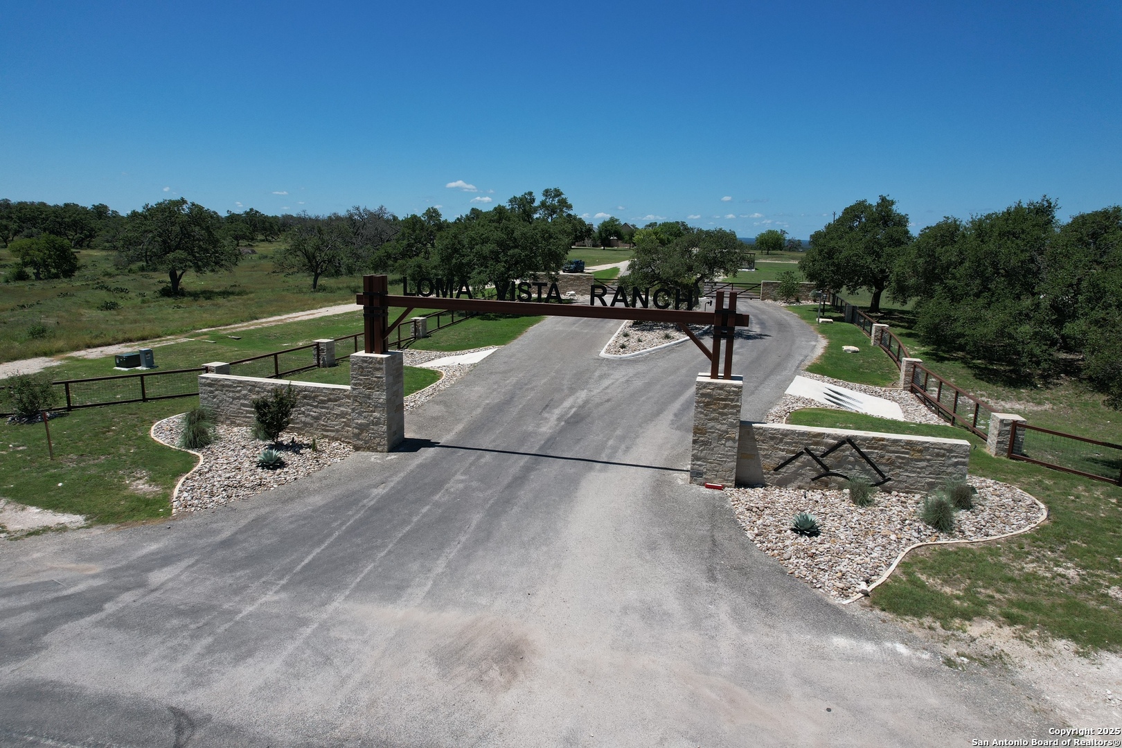 23 Loma Vista Kerrville TX 78028
