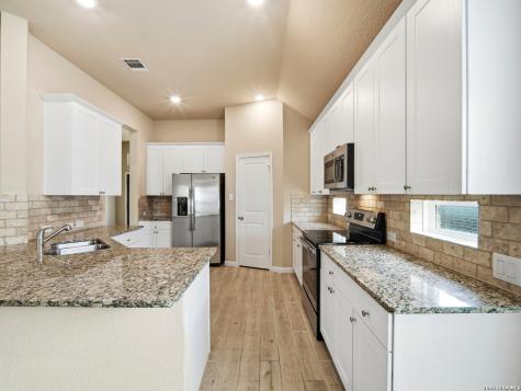 233 Holland Park Schertz TX 78108