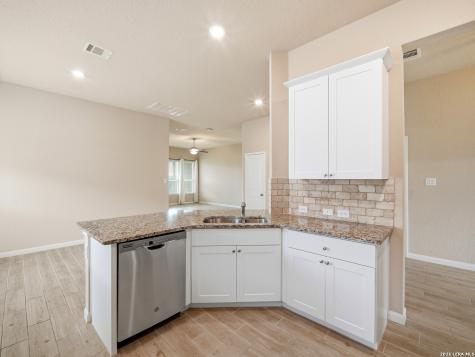 233 Holland Park Schertz TX 78108