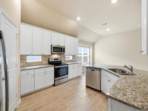 233 Holland Park Schertz TX 78108
