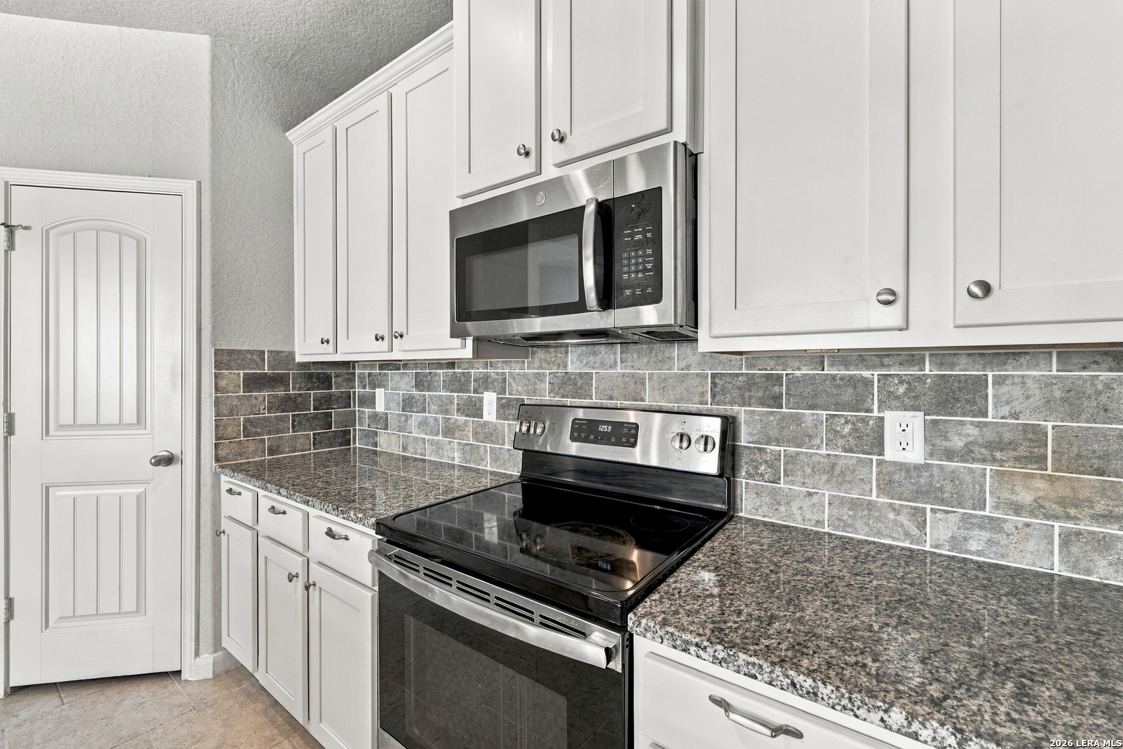 6022 Snorkel Square Converse TX 78109