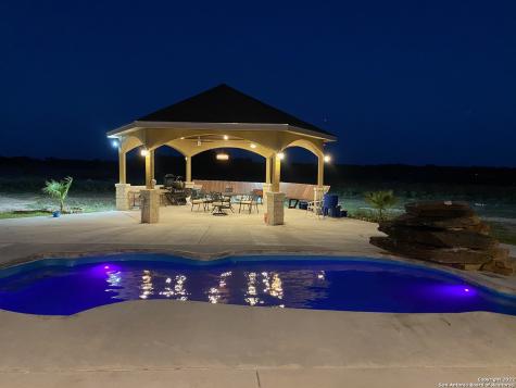 157 Carrizo Ridge Floresville TX 78114