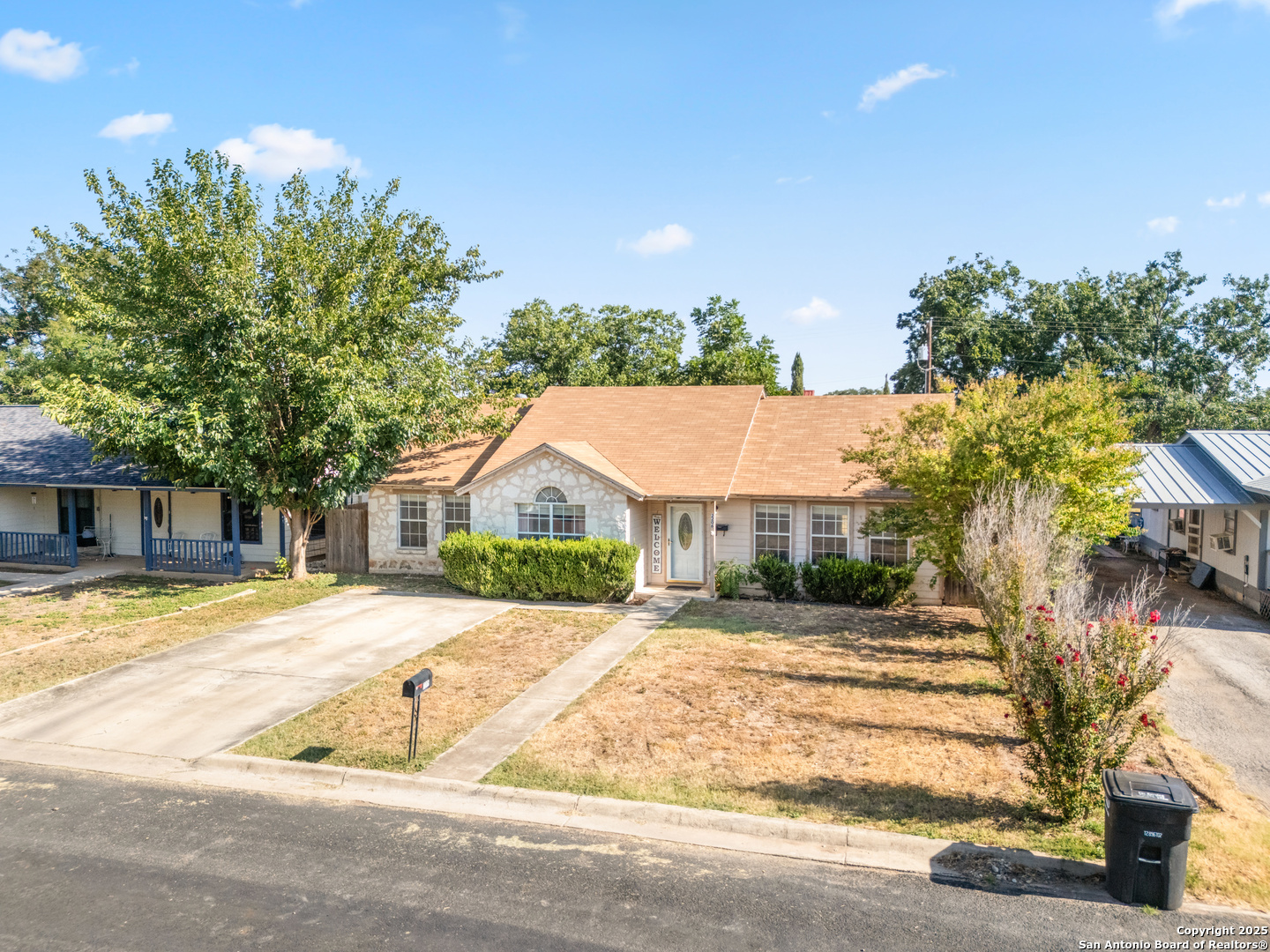 2206 20th Street Hondo TX 78861