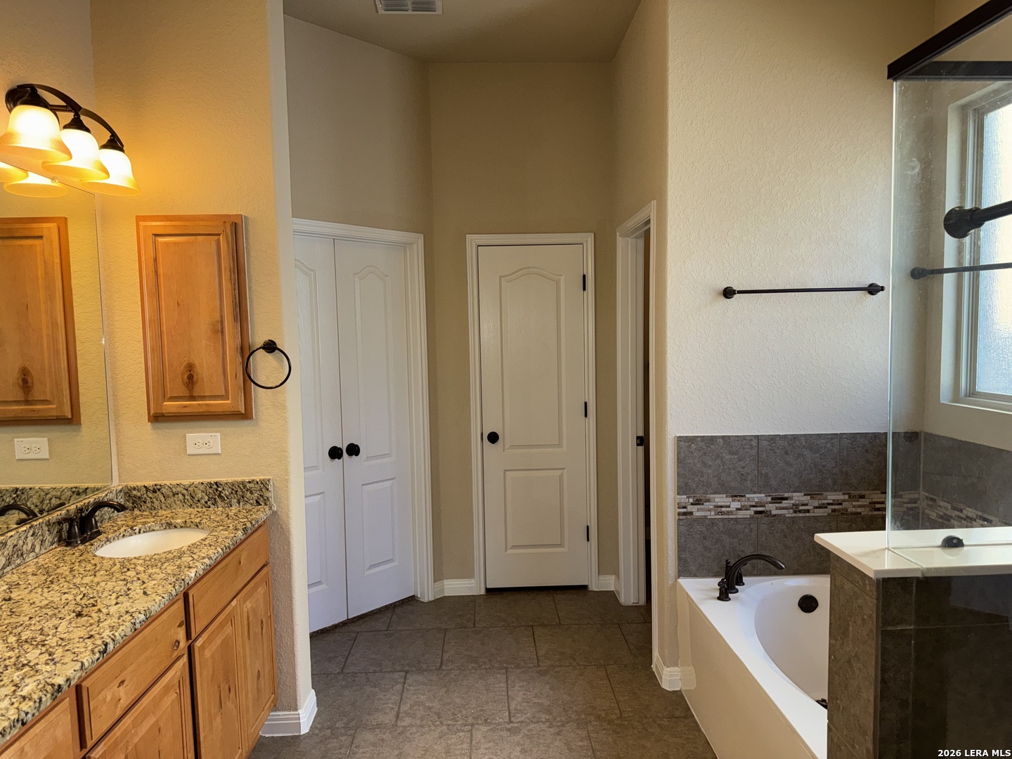 9827 Catell Boerne TX 78006