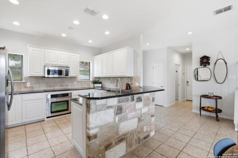 151 Village Canyon Lake TX 78133