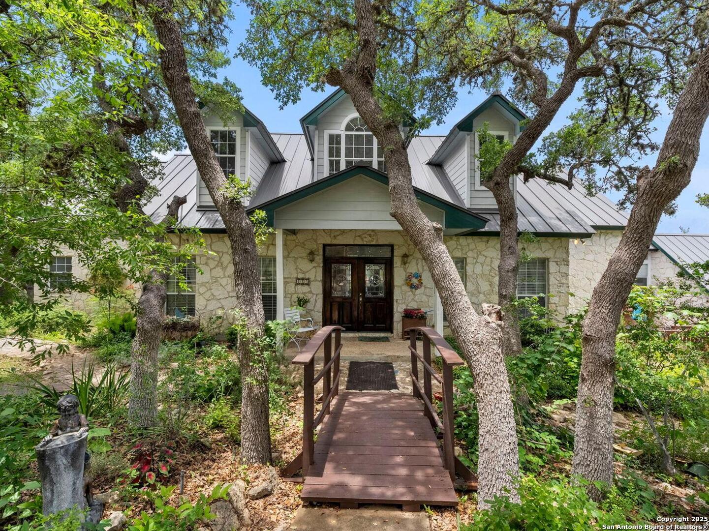 125 Northlake Cove Lakehills TX 78063