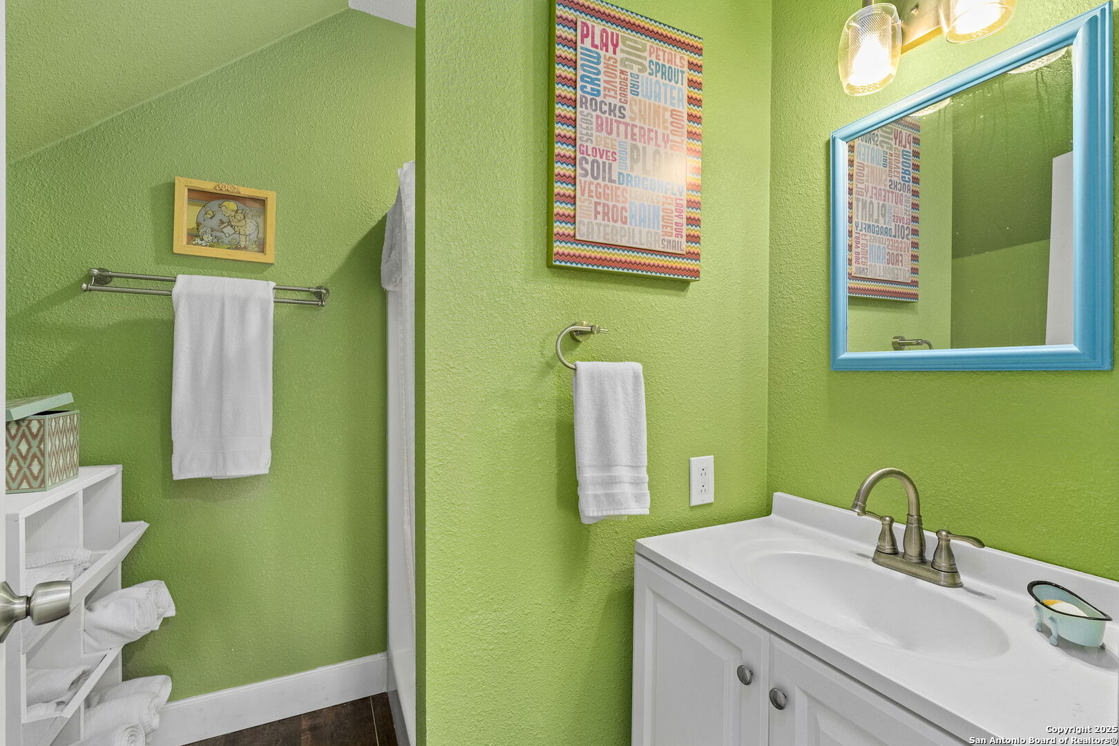 125 Northlake Cove Lakehills TX 78063