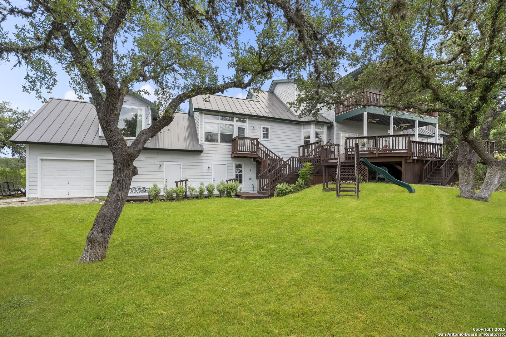 125 Northlake Cove Lakehills TX 78063