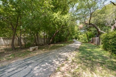91 Granburg Circle San Antonio TX 78218