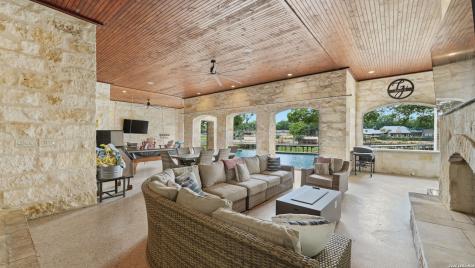 308 Paseo Del Rio Seguin TX 78155