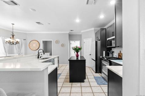 8627 London Heights San Antonio TX 78254