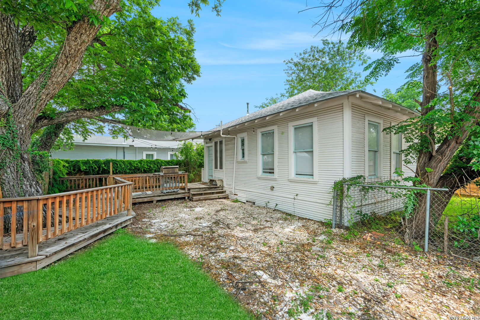 103 Saint Charles San Antonio TX 78202