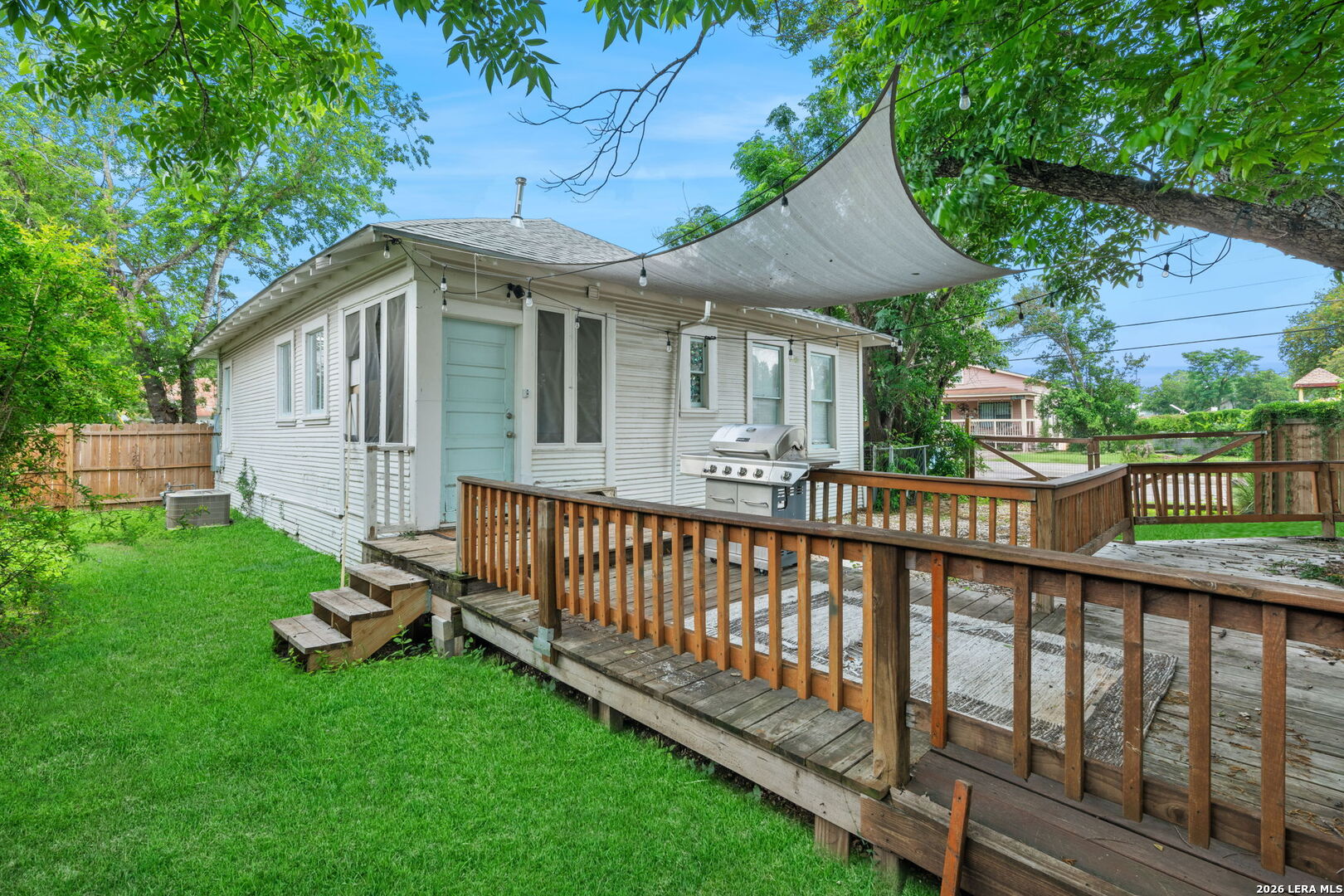 103 Saint Charles San Antonio TX 78202