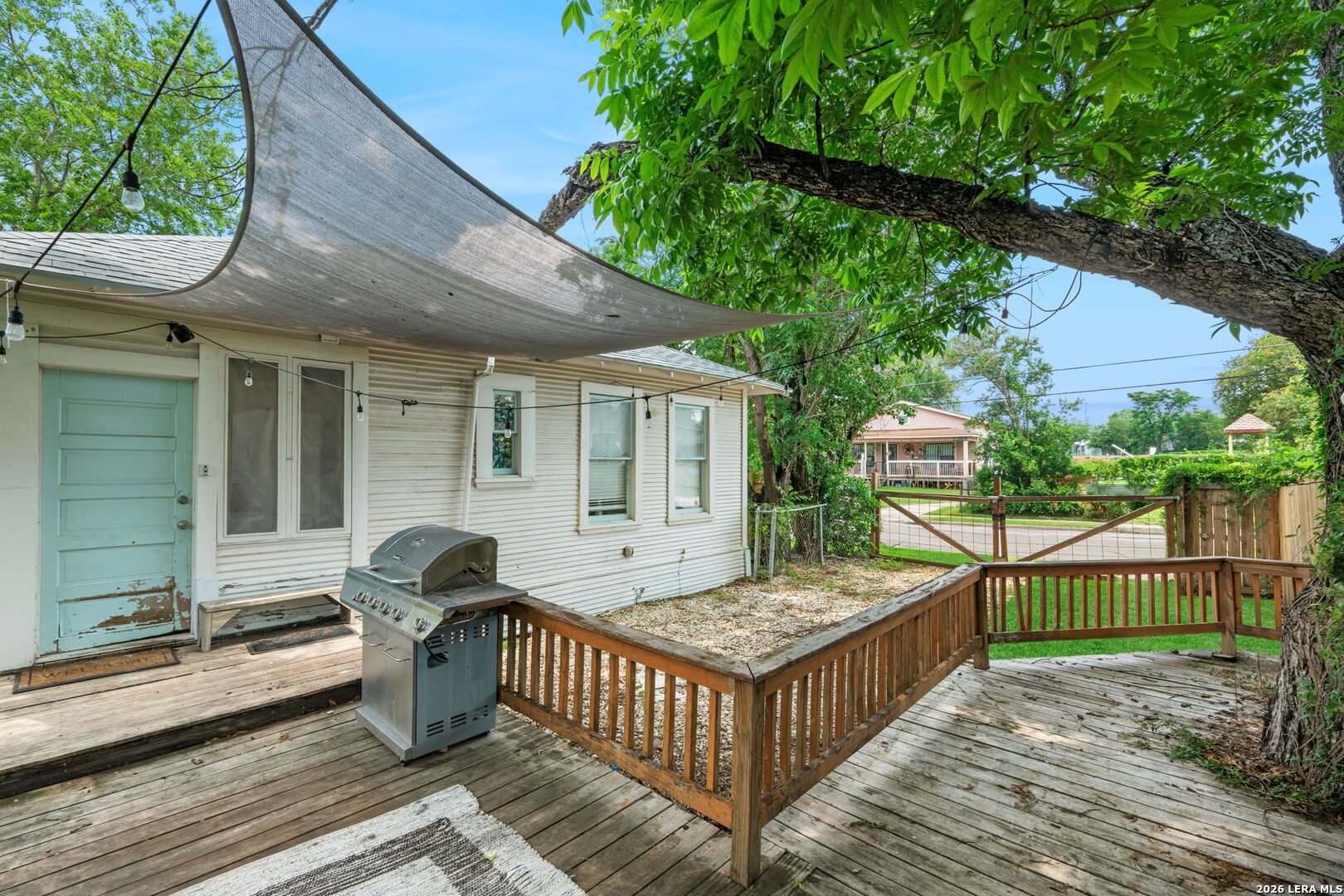 103 Saint Charles San Antonio TX 78202