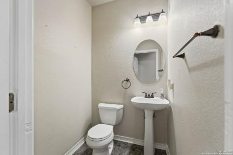 108 Medora Branch Floresville TX 78114