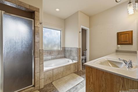 108 Medora Branch Floresville TX 78114