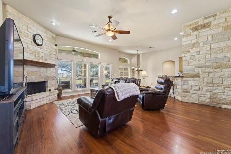 108 Medora Branch Floresville TX 78114