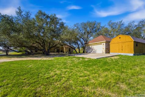108 Medora Branch Floresville TX 78114