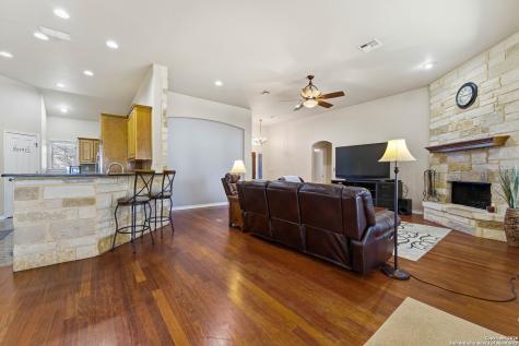 108 Medora Branch Floresville TX 78114