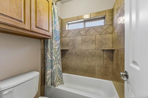 108 Medora Branch Floresville TX 78114