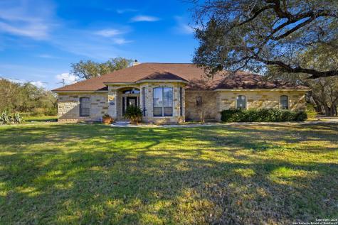 108 Medora Branch Floresville TX 78114