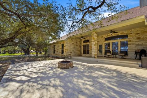 108 Medora Branch Floresville TX 78114