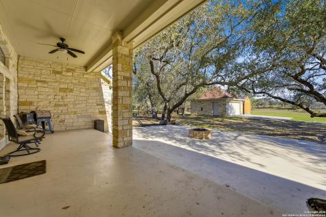 108 Medora Branch Floresville TX 78114