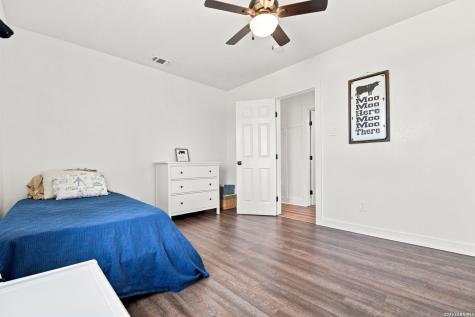 1754 County Road 467 Stockdale TX 78160