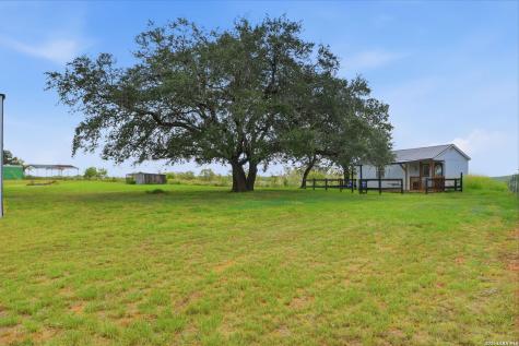 1754 County Road 467 Stockdale TX 78160