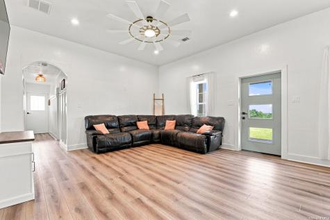 1754 County Road 467 Stockdale TX 78160
