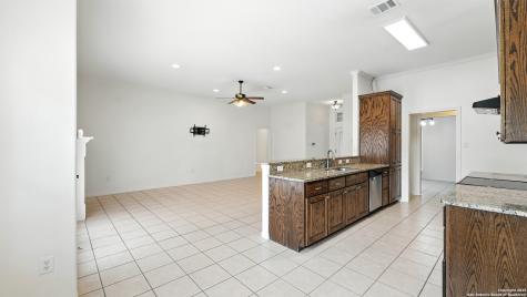 637 Topaz Seguin TX 78155