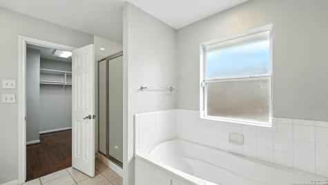 637 Topaz Seguin TX 78155