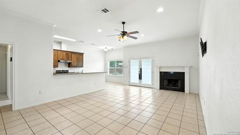 637 Topaz Seguin TX 78155