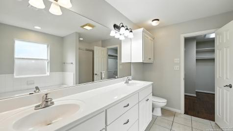 637 Topaz Seguin TX 78155