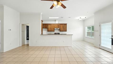 637 Topaz Seguin TX 78155