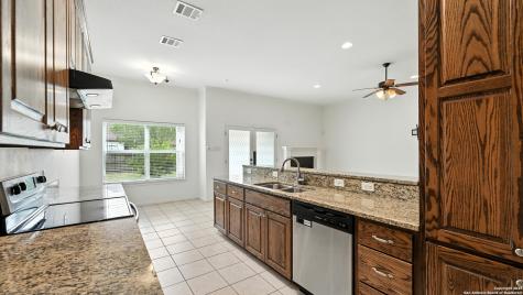 637 Topaz Seguin TX 78155